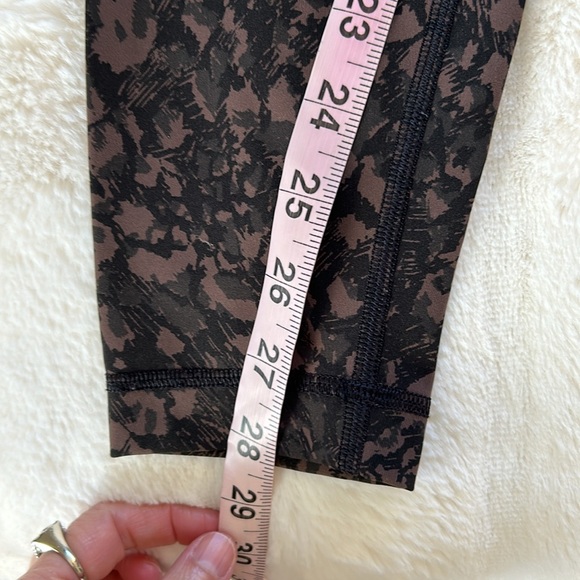 Lululemon Wunder under High rise brown blk grey animal print 28”  leggings 8 - Picture 11 of 14